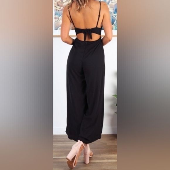 Hollister Floral Embroidered Black Jumpsuit Open Tie Back Elastic Waist Size S - Picture 2 of 14